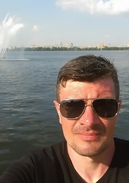 Я Дмитрий, 47, знакомлюсь для общения в Харькове