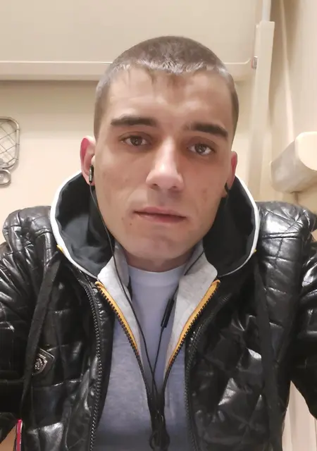 Я Руслан, 29, из Волновахи, ищу знакомства без обязательств