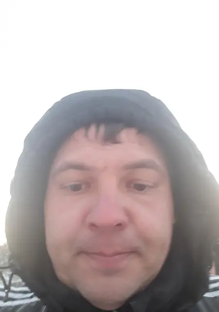 Стас из Томска, мне 40, познакомлюсь на одну ночь