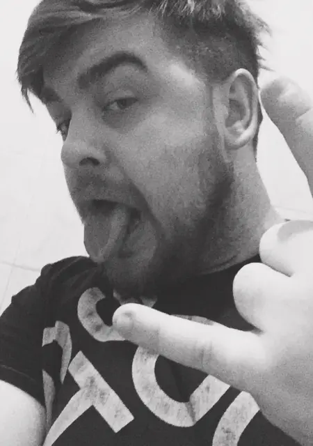 Я Серж, 38, из Бердянска, ищу знакомство для приятного времяпровождения