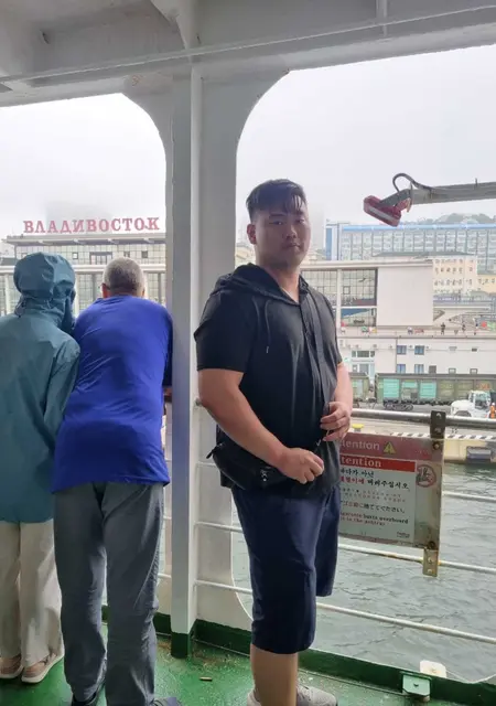 Roy из Комсомольска-на-Амуре, мне 19, познакомлюсь для постоянных отношений