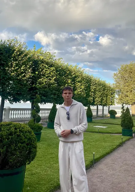 Алик из Москвы, мне 21, познакомлюсь без обязательств