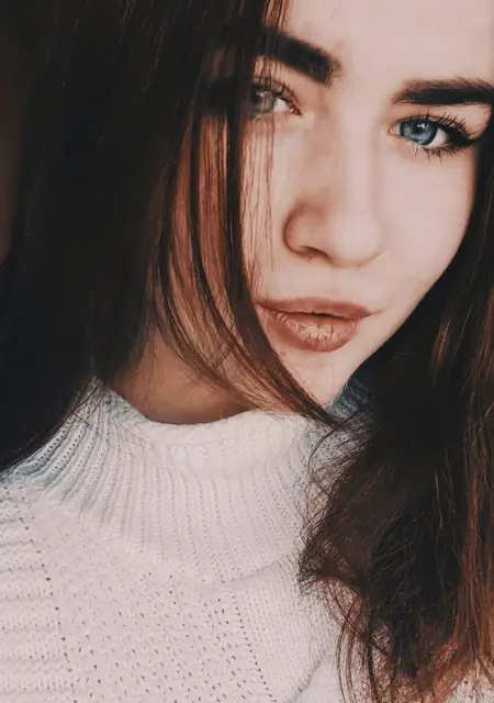 Я Vika, 27, из Тюмени, ищу знакомство для приятного времяпровождения