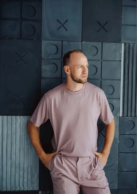 Я Максим, 20, из Чайковского, ищу знакомства на одну ночь