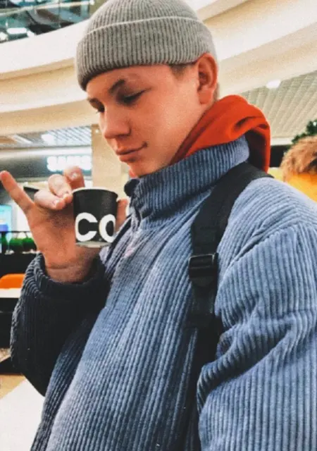 Илья из Иркутска, мне 21, познакомлюсь для приятного времяпровождения