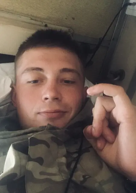 Я Женя, 30, из Бийска, ищу знакомства без обязательств