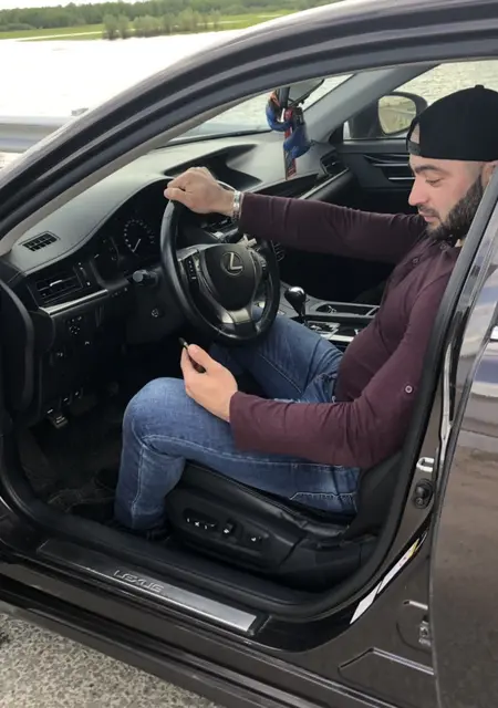 Руслан из Сургута, ищу на сайте знакомства без обязательств