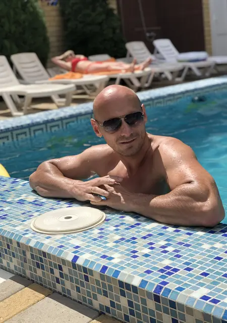 Я Валерий, 44, из Твери, ищу знакомство для приятного времяпровождения