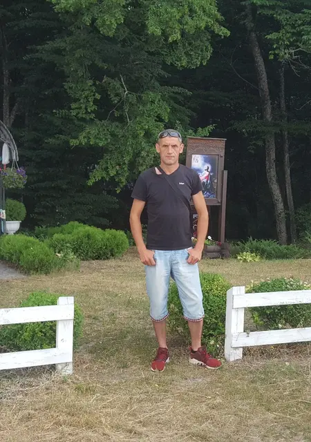 Макс из Киева, ищу на сайте общение