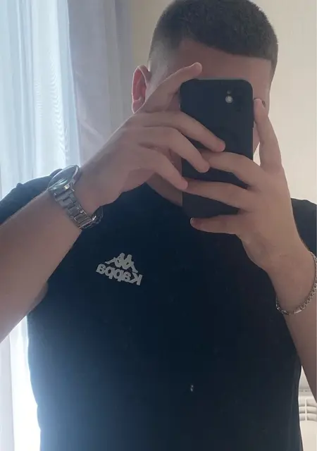 Я Иван, 19, из Новокузнецка, ищу знакомства без обязательств