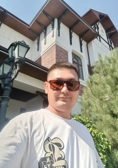 Я Андрей, 30, из Рязани, ищу знакомства без обязательств