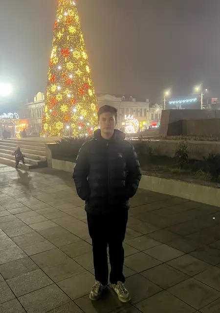 Oleg из Симферополя, мне 18, познакомлюсь на одну ночь