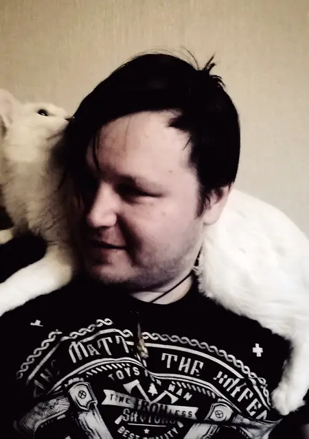 Я Артём, 25, из Жуковского, ищу знакомства без обязательств