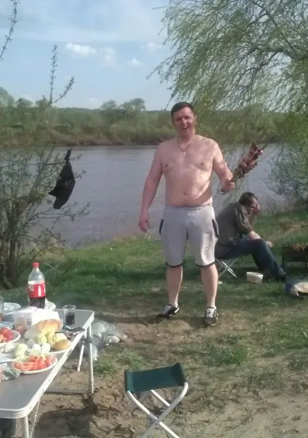 Я Павел, 42, из Серпухова, ищу знакомства без обязательств