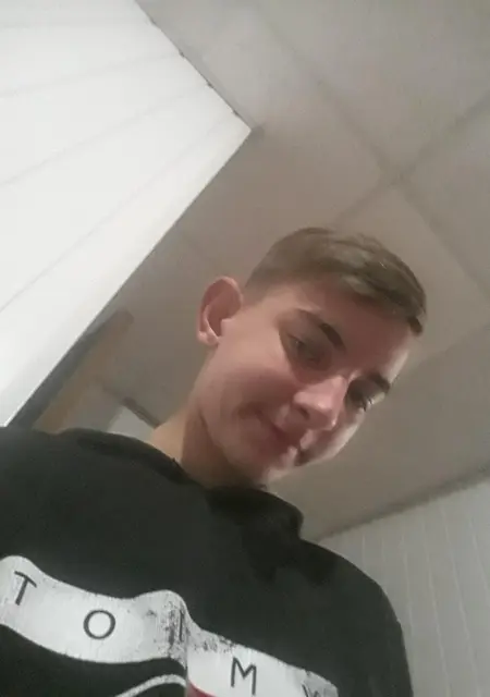 Я Тимур, 21, из Тулы, ищу знакомства без обязательств