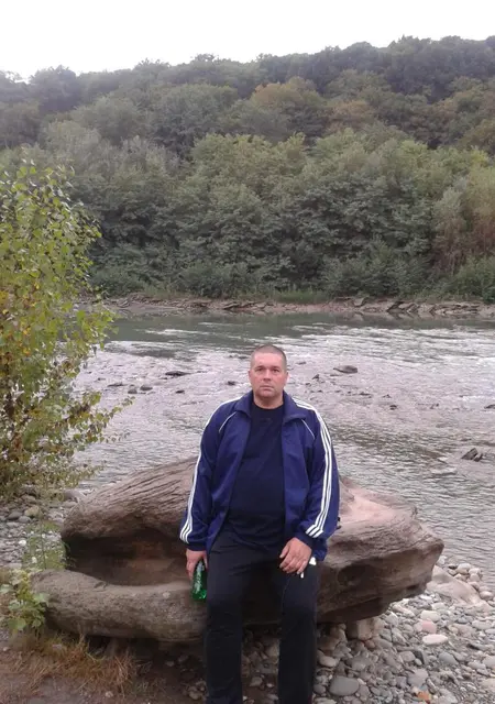 Андрей из Геленджика, мне 53, познакомлюсь на одну ночь