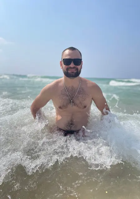 Дмитрий из Красногорска, мне 34, познакомлюсь для приятного времяпровождения