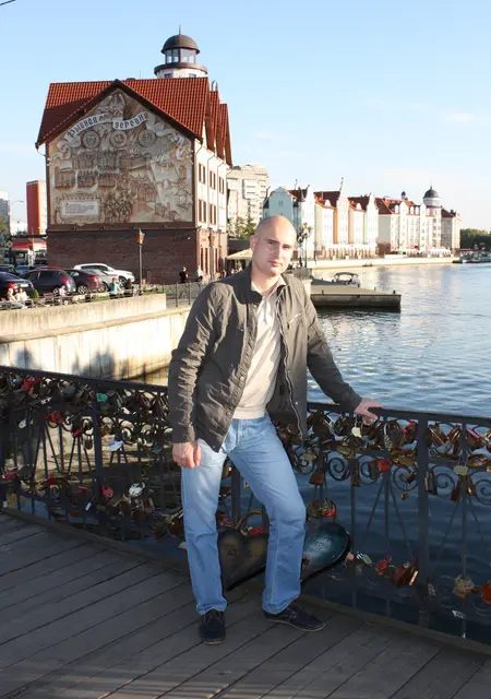 Я Кирилл, 38, знакомлюсь для общения в Сергиевом Посаде