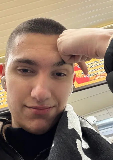 Я Владимир, 19, из Калининграда, ищу знакомства без обязательств