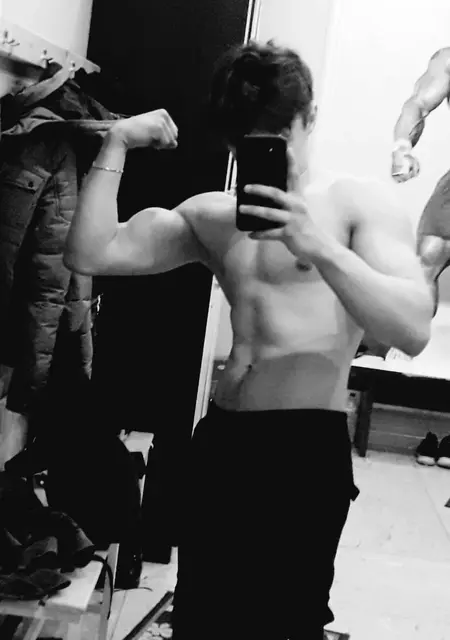 Андриан из Черновцов, мне 21, познакомлюсь для дружбы