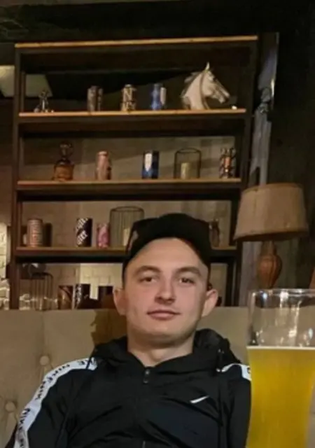 Я Николай, 19, из Белгорода, ищу знакомства без обязательств