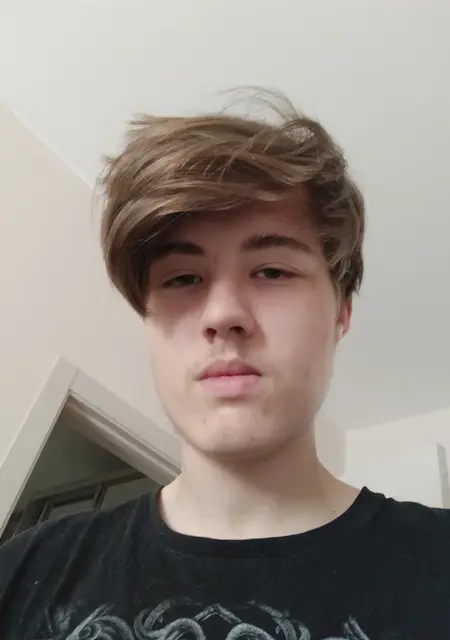 Артём из Нижневартовска, ищу на сайте открытые отношения