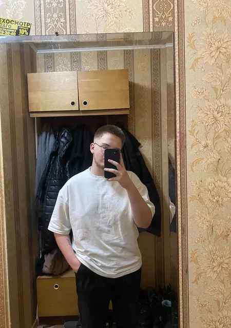 Я Егор, 19, из Вологды, ищу знакомство для общения