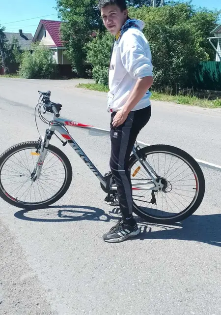 Я Кирилл, 20, из Тулы, ищу знакомства на одну ночь