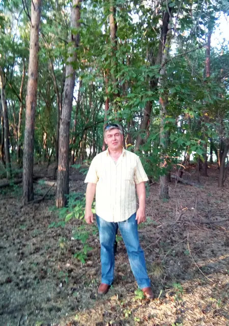 Я Олег, 55, из Нового Уренгоя, ищу знакомство для приятного времяпровождения