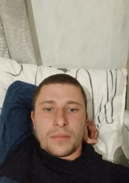 Я Евгений, 27, из Домодедова, ищу знакомства без обязательств