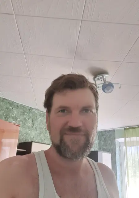 Я Иван, 41, знакомлюсь без обязательств в Геленджике