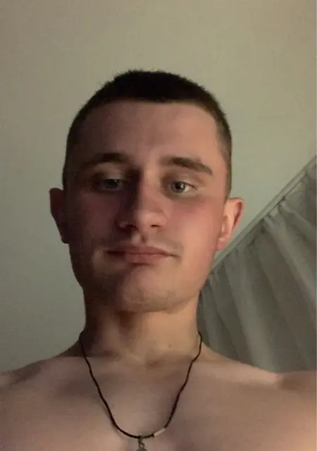 Никита из Томска, мне 19, познакомлюсь на одну ночь