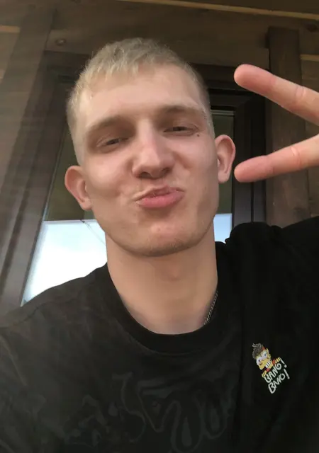 Я Иван, 22, из Уссурийска, ищу знакомства без обязательств