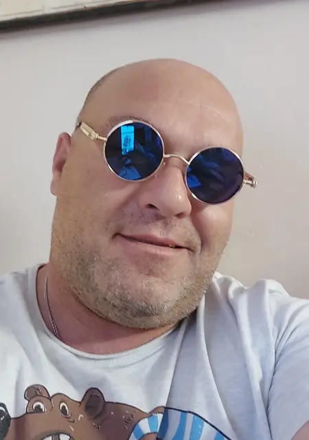 Саша из Оренбурга, мне 48, познакомлюсь без обязательств