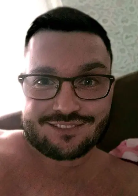 Денис из Братска, мне 41, познакомлюсь на одну ночь