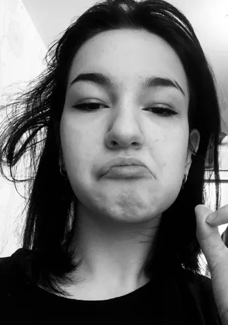 Анюта из Вологды, мне 21, познакомлюсь для общения