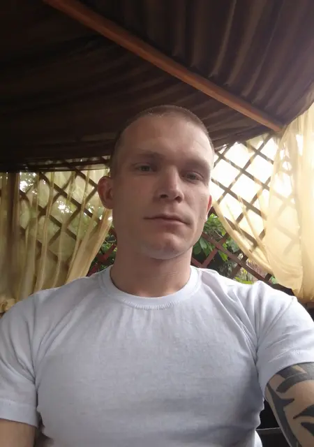 Артём из Новопскова, ищу на сайте знакомства на одну ночь
