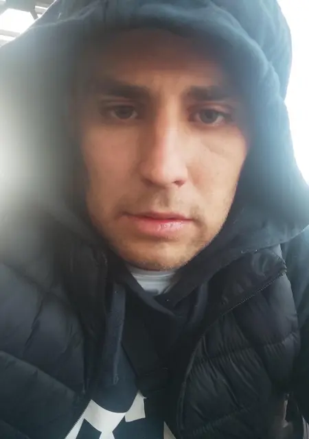 Иван из Луги, ищу на сайте знакомства без обязательств