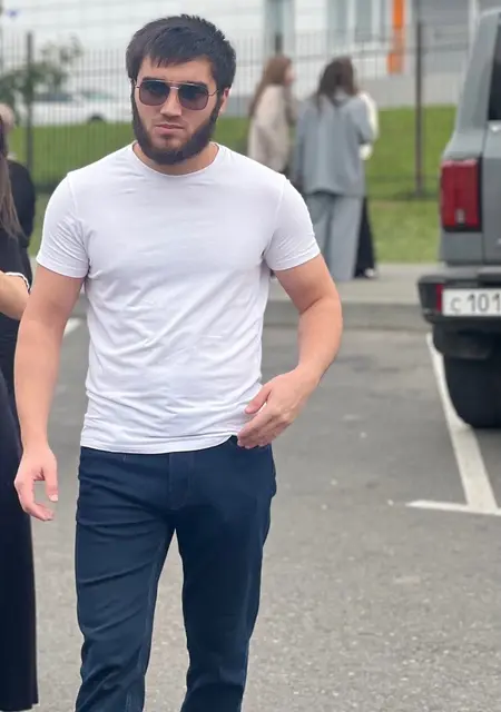 Я Азамат, 28, знакомлюсь для совместных путешествий в Нальчике