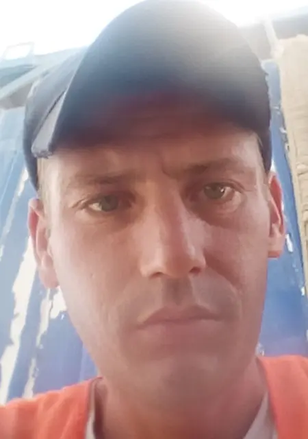 Андрей из Темрюка, ищу на сайте знакомства без обязательств