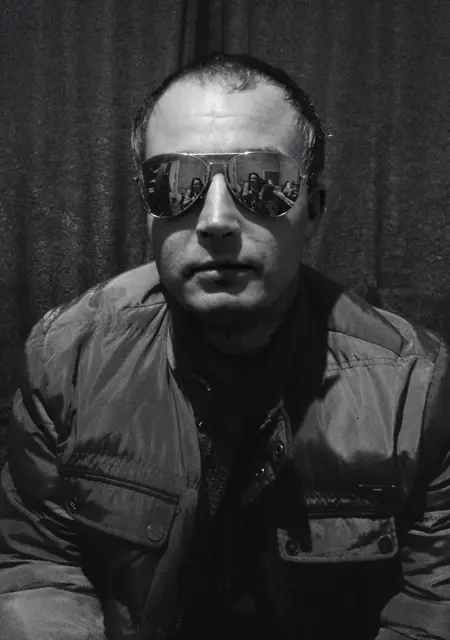 Я Артём, 40, из Ломоносова, ищу знакомство для приятного времяпровождения