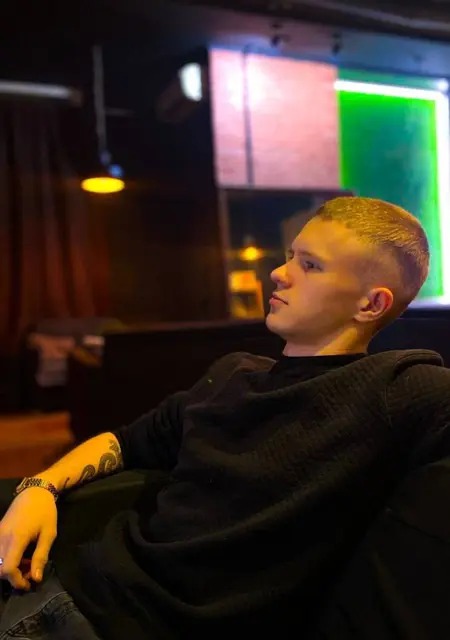 Я Марк, 21, из Набережных Челнов, ищу знакомство для вирта