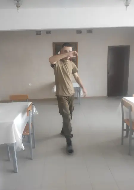 Денис из Джанкоя, мне 22, познакомлюсь на одну ночь