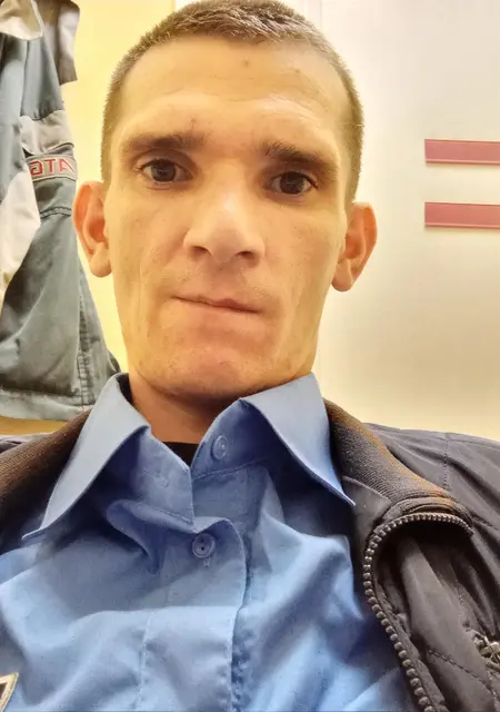 Максим з Чернігова, мені 36 років, познайомлюсь для постійних стосунків