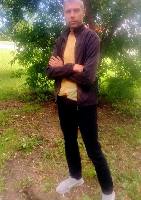 Я Алексей, 41, из Великого Новгорода, ищу знакомства на одну ночь