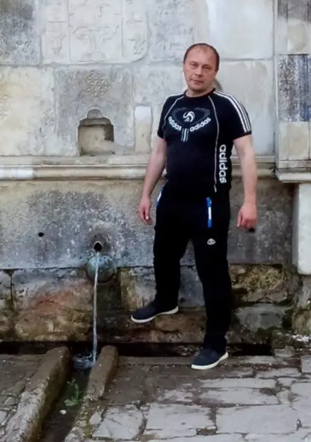 Я Вова, 46, знакомлюсь без обязательств в Евпатории