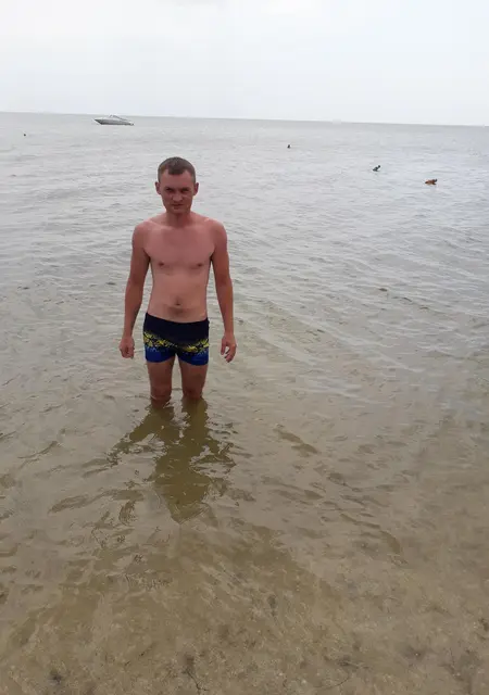 Я Дмитрий, 29, знакомлюсь без обязательств в Краматорске