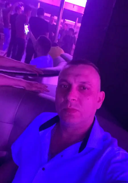 Я Дмитрий, 39, из Нефтеюганска, ищу знакомства без обязательств