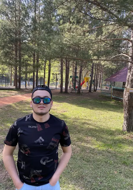 Я Бека Токтобеков, 27, из Новосибирска, ищу знакомство для постоянных отношений
