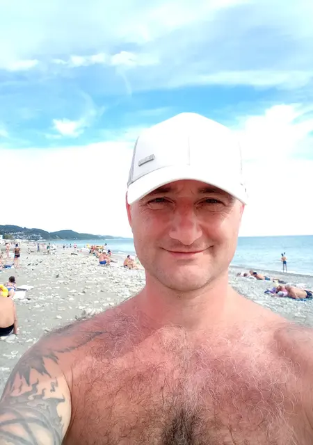 Я Александр, 40, из Архангельска, ищу знакомства без обязательств